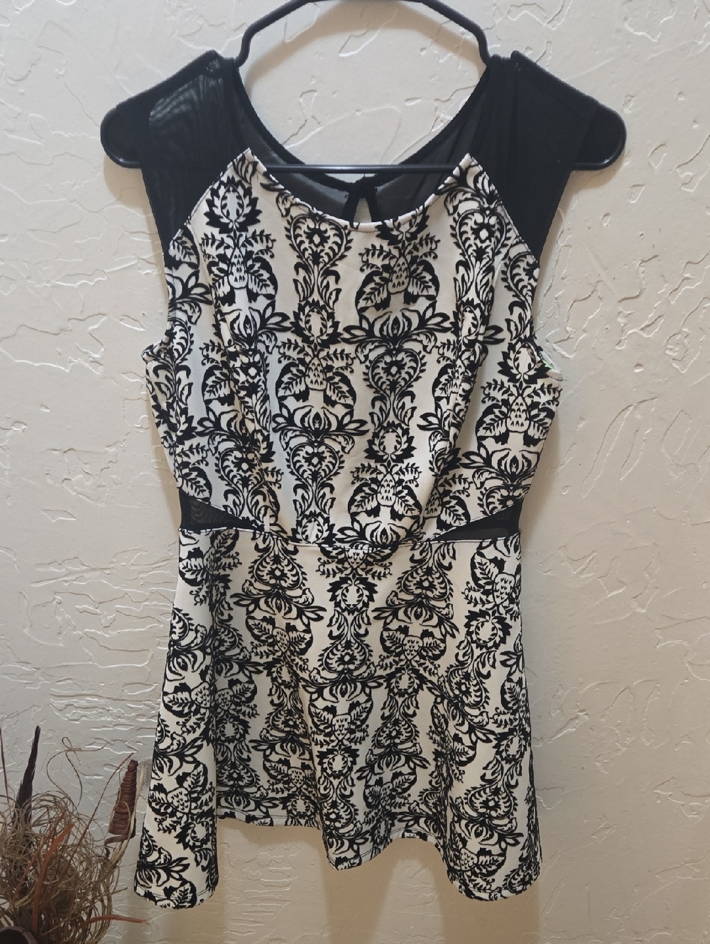 Trixxi Black & White Printed Sleeveless Fit-and-Flare Mini Dress Velvet Detail